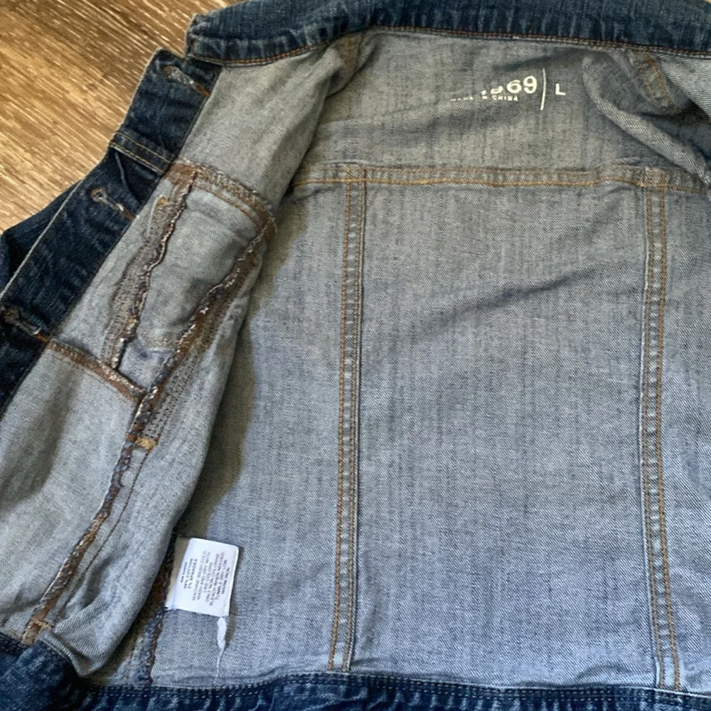 Gap jean jacket Kids size large